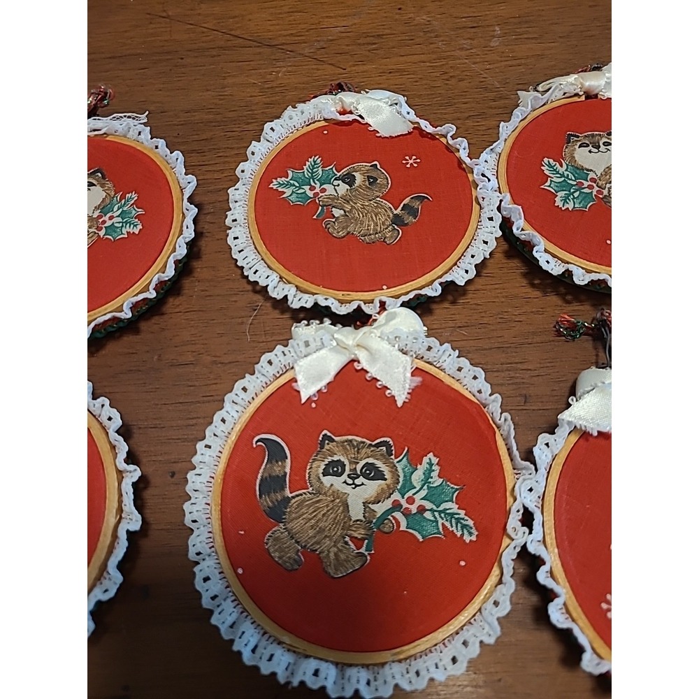 6 Handmade Raccoon Christmas Ornaments In Wooden Embroidery Hoops Lace Red - Picture 3 of 6